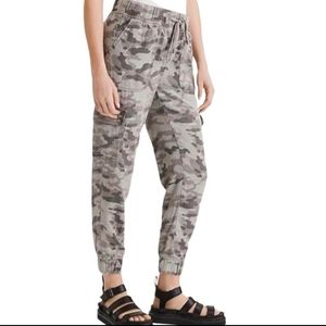 American Eagle Cargo Jogger Pants